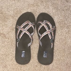 Teva crosses flip flops